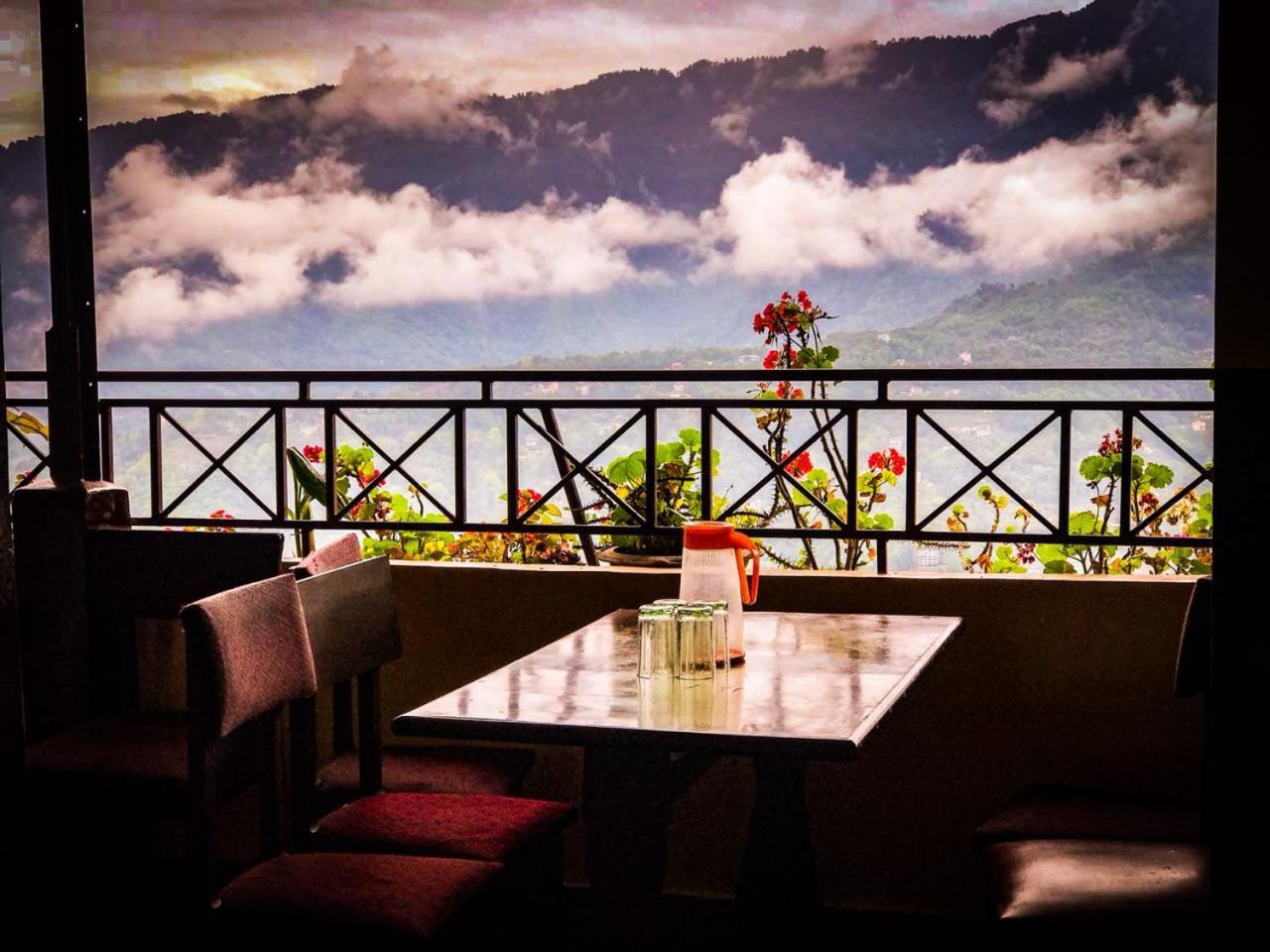 Hotel Shivalik Retreat ガントク エクステリア 写真