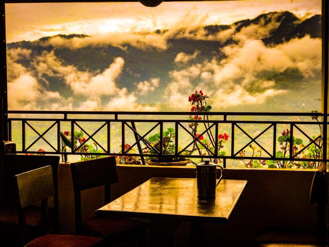 Hotel Shivalik Retreat ガントク エクステリア 写真